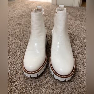 Coconut white booties